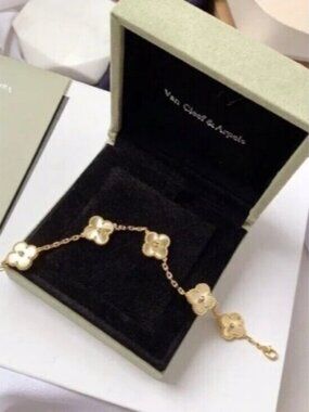 💥💥Authentic Women's Van Cleef & Arpels 5 Motif Alhambra Bracelet 18K Gold💥💥